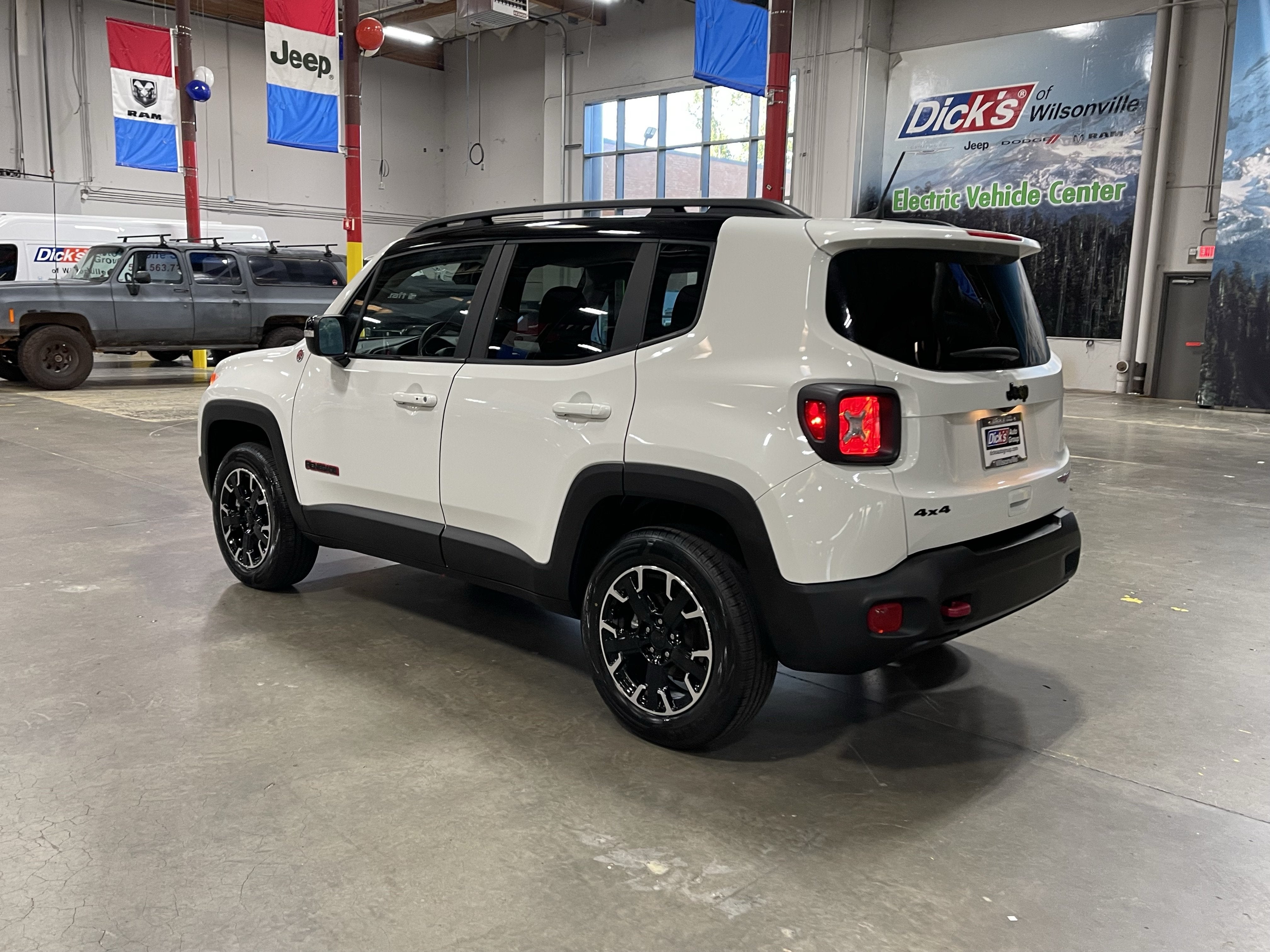 2023 Jeep Renegade Trailhawk