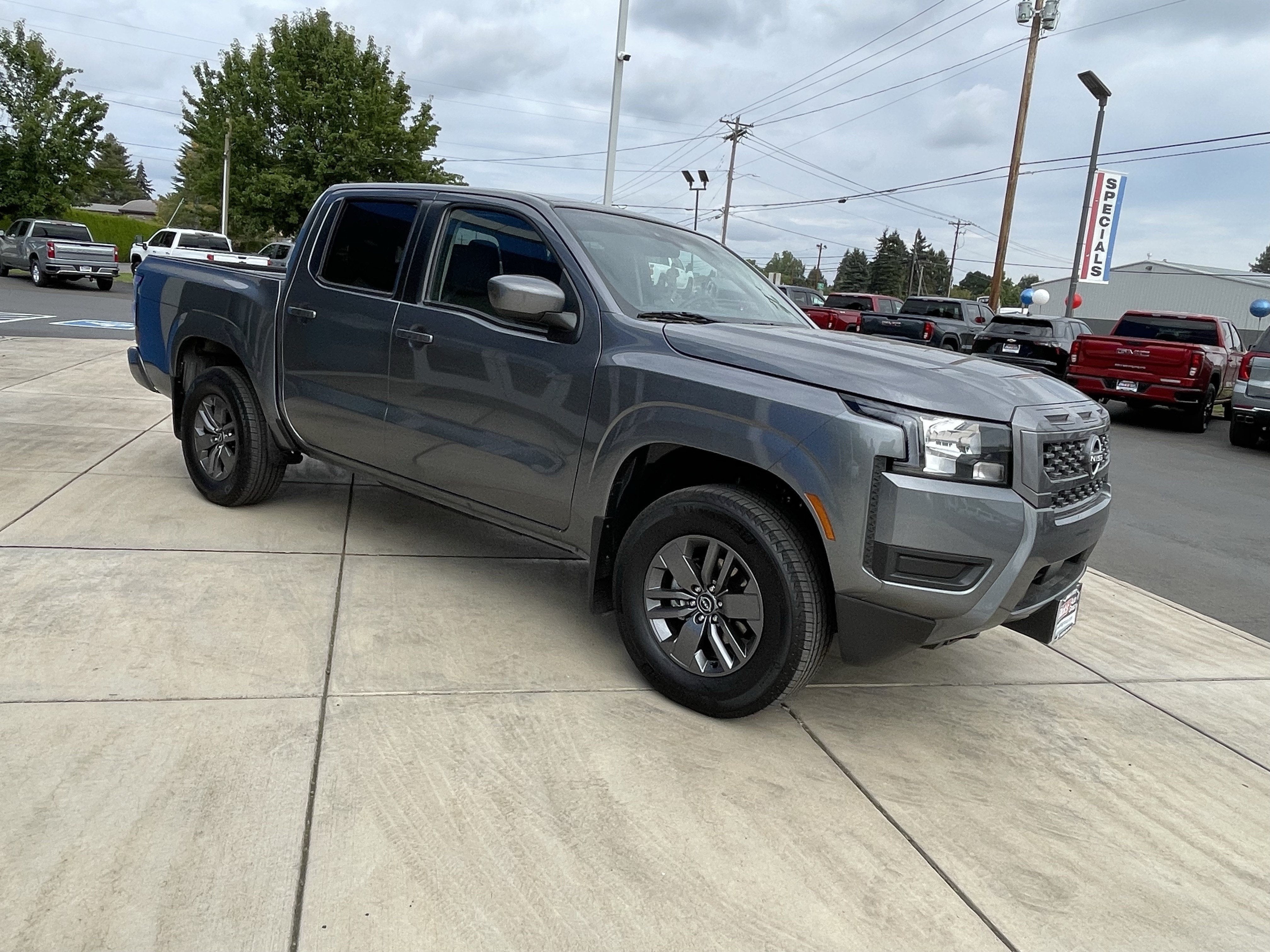 2025 Nissan Frontier SV